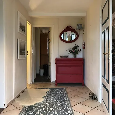 Midlum- Finnegan, Eg Apartment *